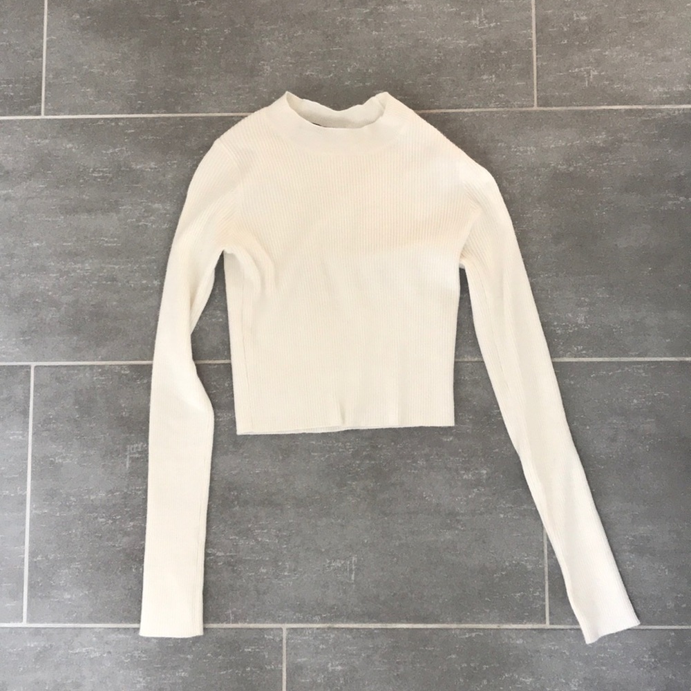 BRANDY MELVILLE- Turtleneck crop top